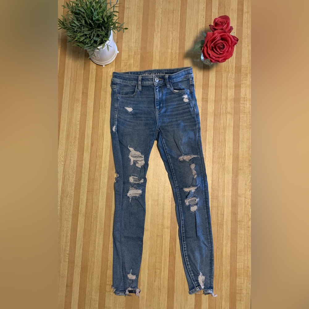 American Eagle medium wash ripped jeggings (4)